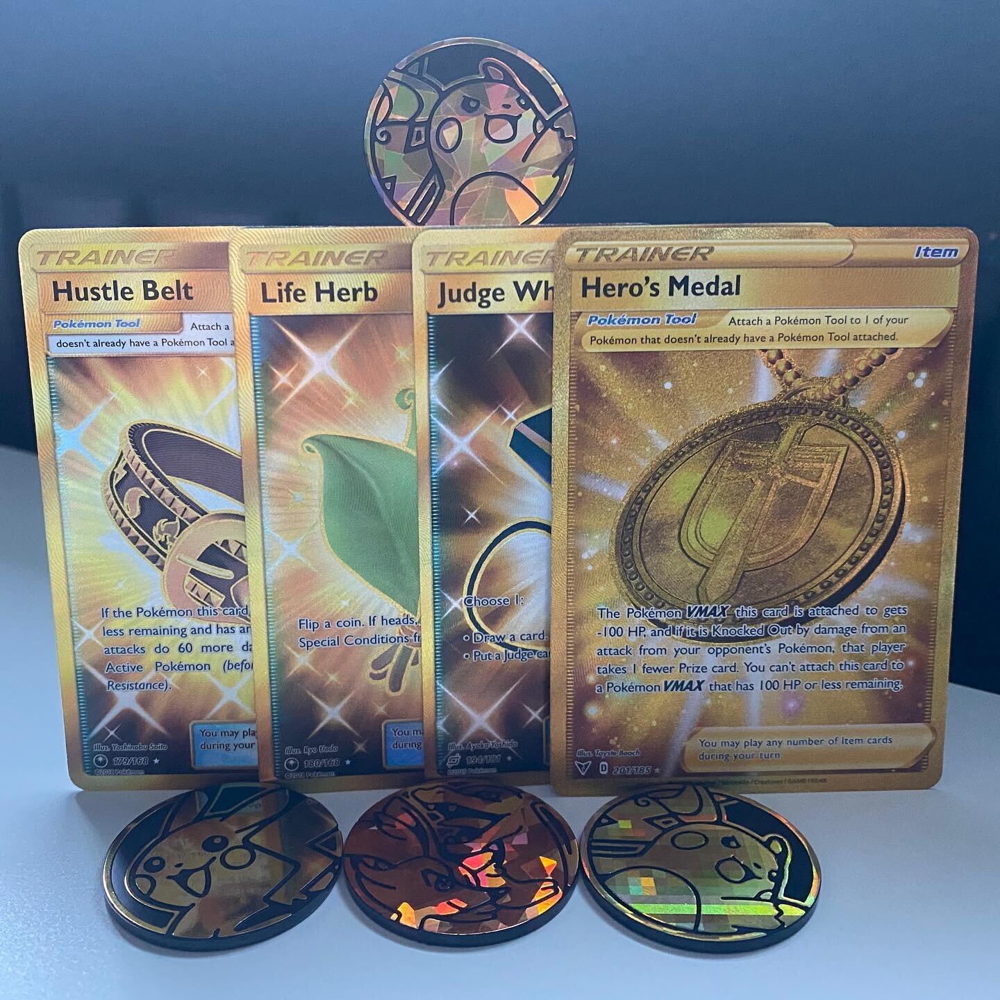 &ldquo; I LOVE GOOOOOOLLLDDDDDD!!!!&rdquo; 
.
If you know you know 🍿
.
Something about these cards! Imagine a gold freaking Charizard baby!!!! 🐉 
.
.
.
.
.
.
.
.
#ilovegold #yeahbaby #thespywhoshaggedme #austinpowers #austinpowersmeme #austinpowers