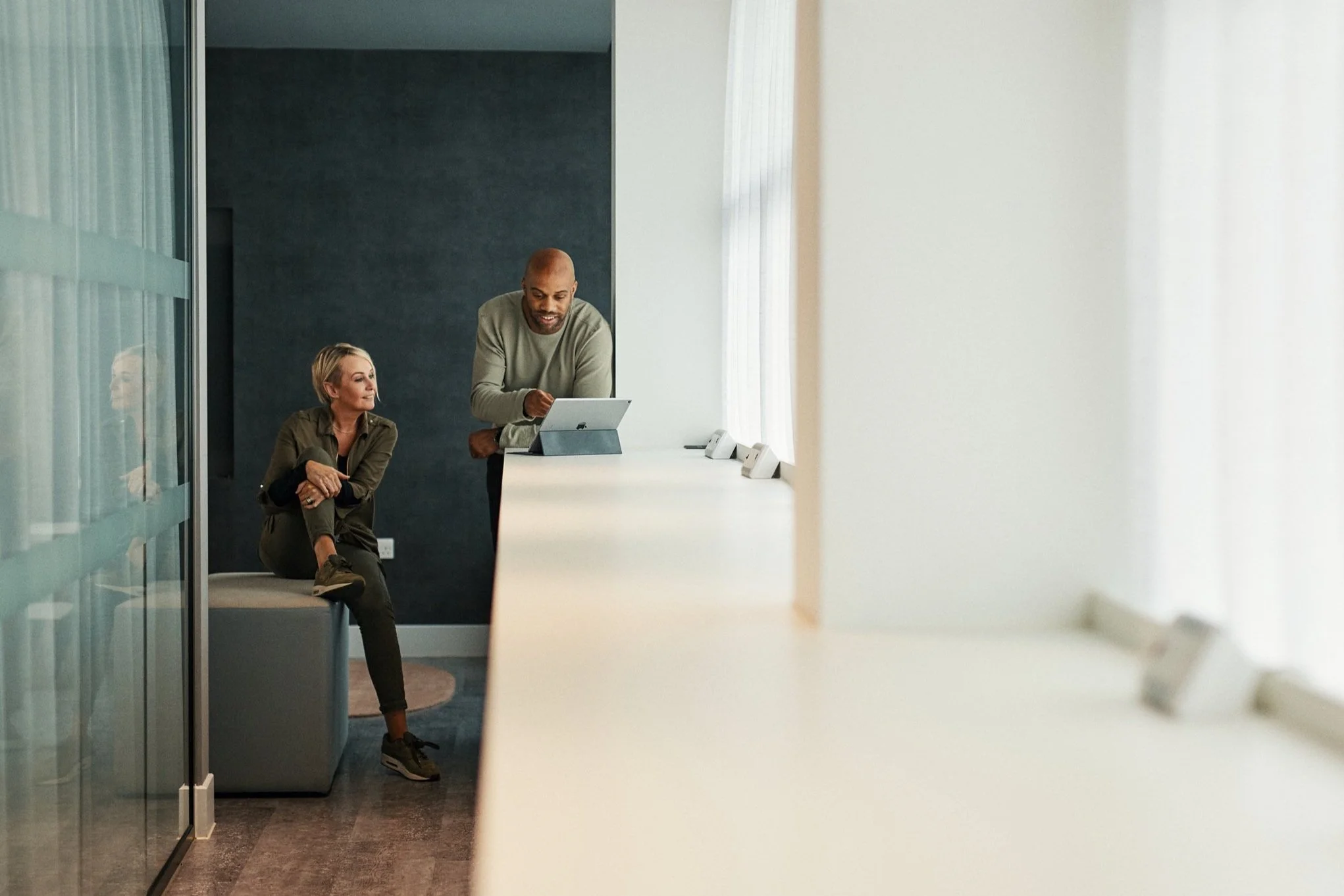 Strata_StyleSetting_HeadOfficeLifestyle_123.jpg