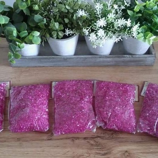Resin-+scatter+crystals-+Table+Decor-+Wedding-+Fuchsia2.jpg