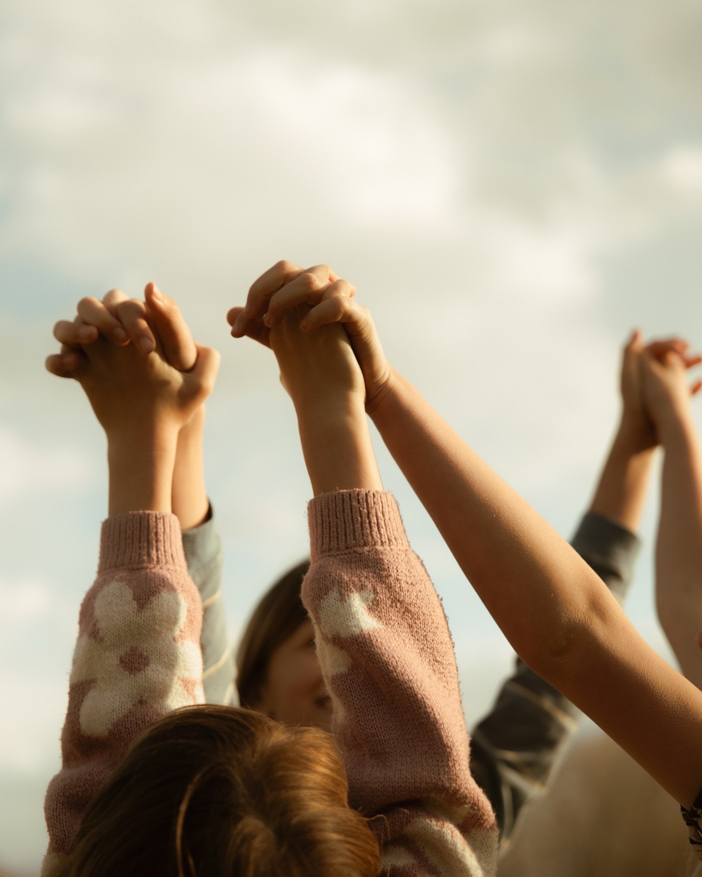 sunday musings : blessings and burdens. 
the tug of loving right now while anticipating the farewell
time as a necessary enemy 
trying to burn every moment into my brain forever and ever and ever 
so i click.. click.. click