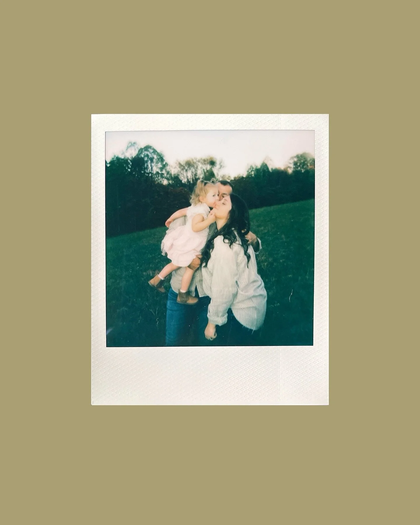 family sessions led with heart. 
i had to stop and think real hard the other day when responding to an inquiry: how to do tactfully describe to someone who doesn’t know me that im not a location whore? 🤣 what i mean by that is, i am not someo