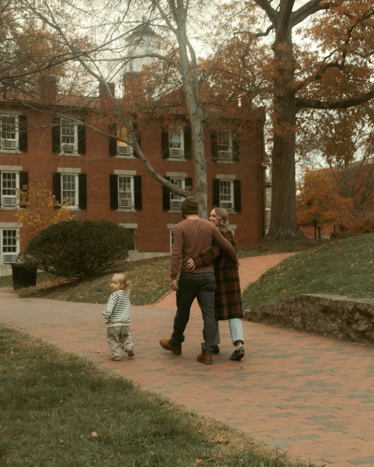 a family outing in athens, ohio <3 so much magic packed into family sessions when the main principle of curation revolves around presence. i think it ends up a little &lsquo;buzzword-y&rsquo; when you hear a lot about the idea of &lsquo;real photo