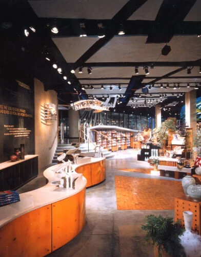 discovery_sf_int1-392x500.jpg