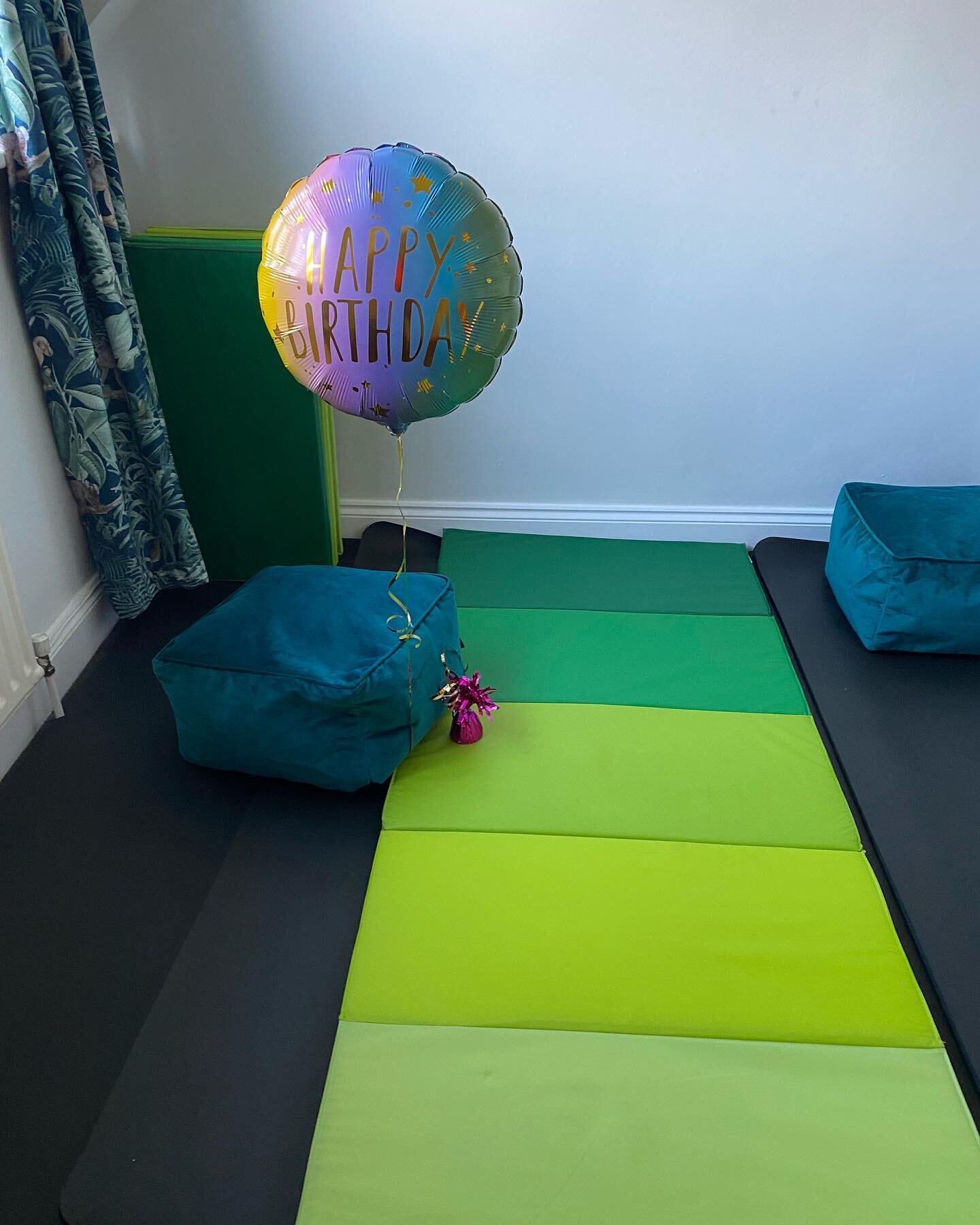 When your client celebrates their birthday by doing a morning Kambo session! 

What an awesome way to kick start your birthday year. Letting go of the old and making space for the new. Just awesome. 

#kambo #happybirthday #frogmedicine #thekamboclin