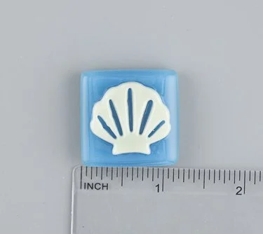 Beau Verre Art Scallop Shell Fused Glass Needle Minder