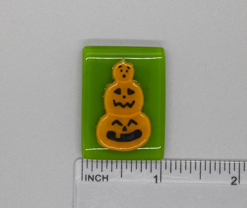 Beau Verre Art Fused Glass Needle Minder