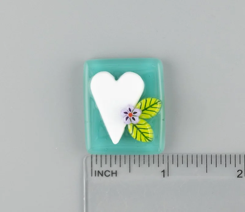 Beau Verre Art White Heart Fused Glass Needle Minder