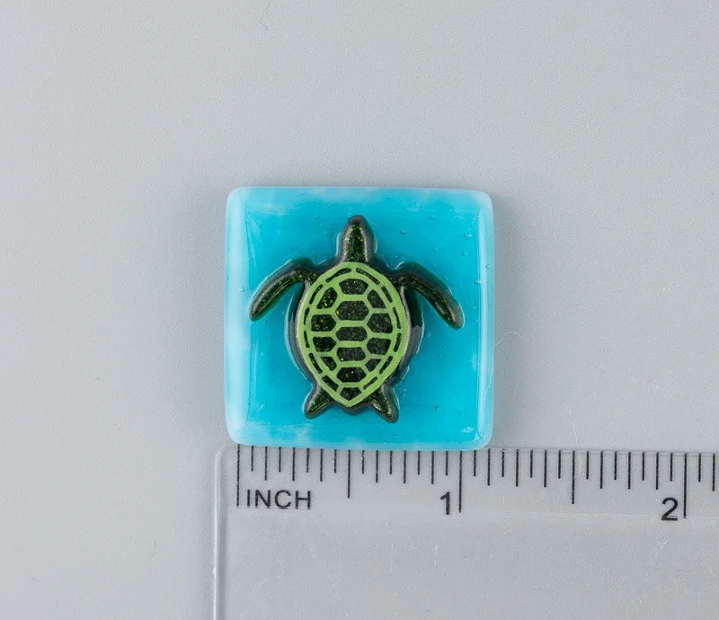 Beau Verre Art Fused Glass Sea Turtle Needle Minder