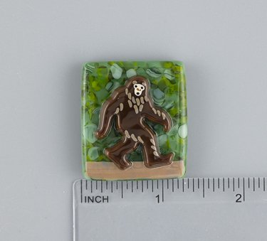 Beau Verre Art Bigfoot Fused Glass Needle Minder
