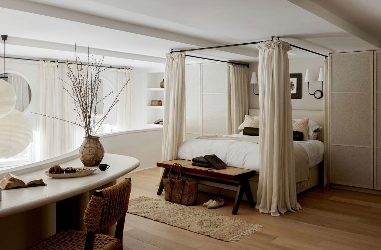 London pied a terre by @olgaashby via @vogueliving