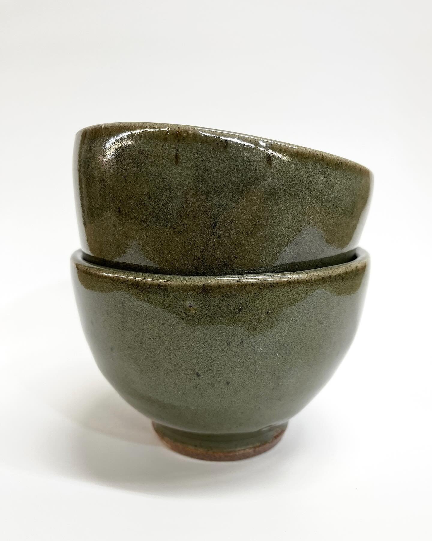 Bowls for soup!

Hope to see you this weekend:

Saturday find me at @apiarysalon from 12-5 in Stillwater.

Then Sunday at @caphinmpls in Linden Hills from 10-1. 

#ceramics #pottery #functionalceramics #soup #studiopottery #handmade #tea #studiopotte