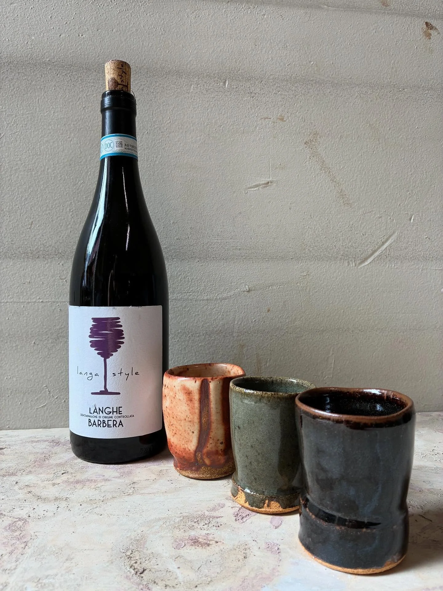 Join us at @greatrivergallerymn for our monthly happy hour tonight from 5-7! Every second Wednesday we team up with @ninelivesmn and have wine, cheese, and now these new little wine sippers for people to enjoy while you hang. See you soon! ✨ 

#potte