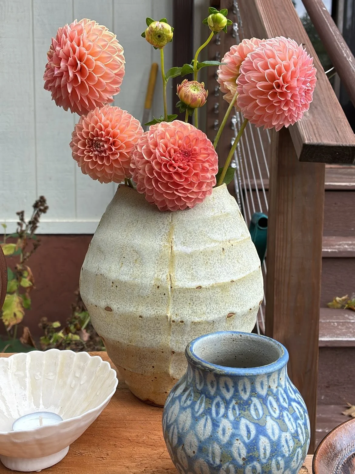 Thanks to all the volunteers, artists, and clay lovers who came out to see the sale this weekend! Still basking in all the love. And now excited to make more pots. Happy Fall! 🙏🏻🧡🍂