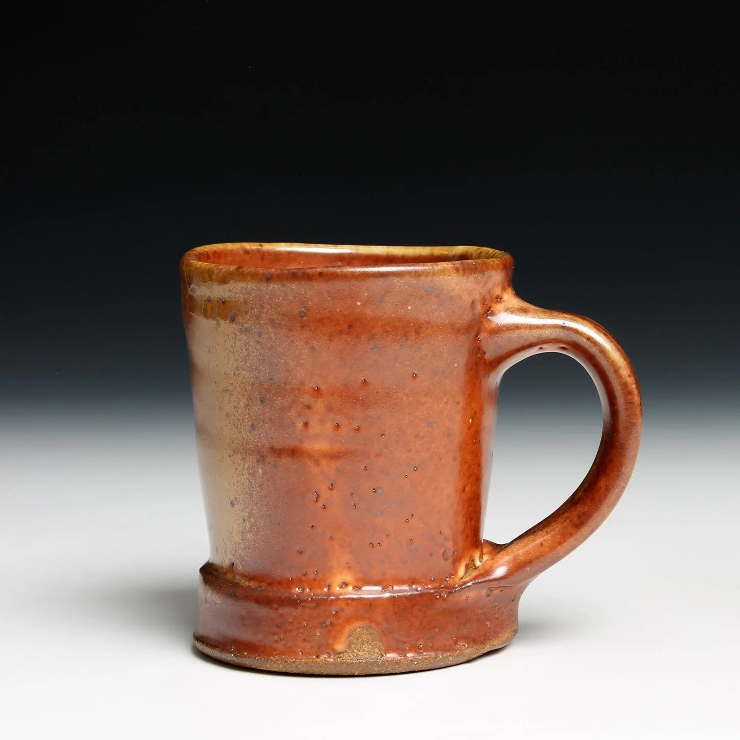 Mug. Happy November! 🍁 

📸: @crossing_arts 

#pottery #woodfired #woodfiredpottery #functionalpottery #art #ceramicart #potter #handmadepottery #craft #craftartist #design #homedecor #handcrafted #functionalart #studiopottery #handcrafted #interior