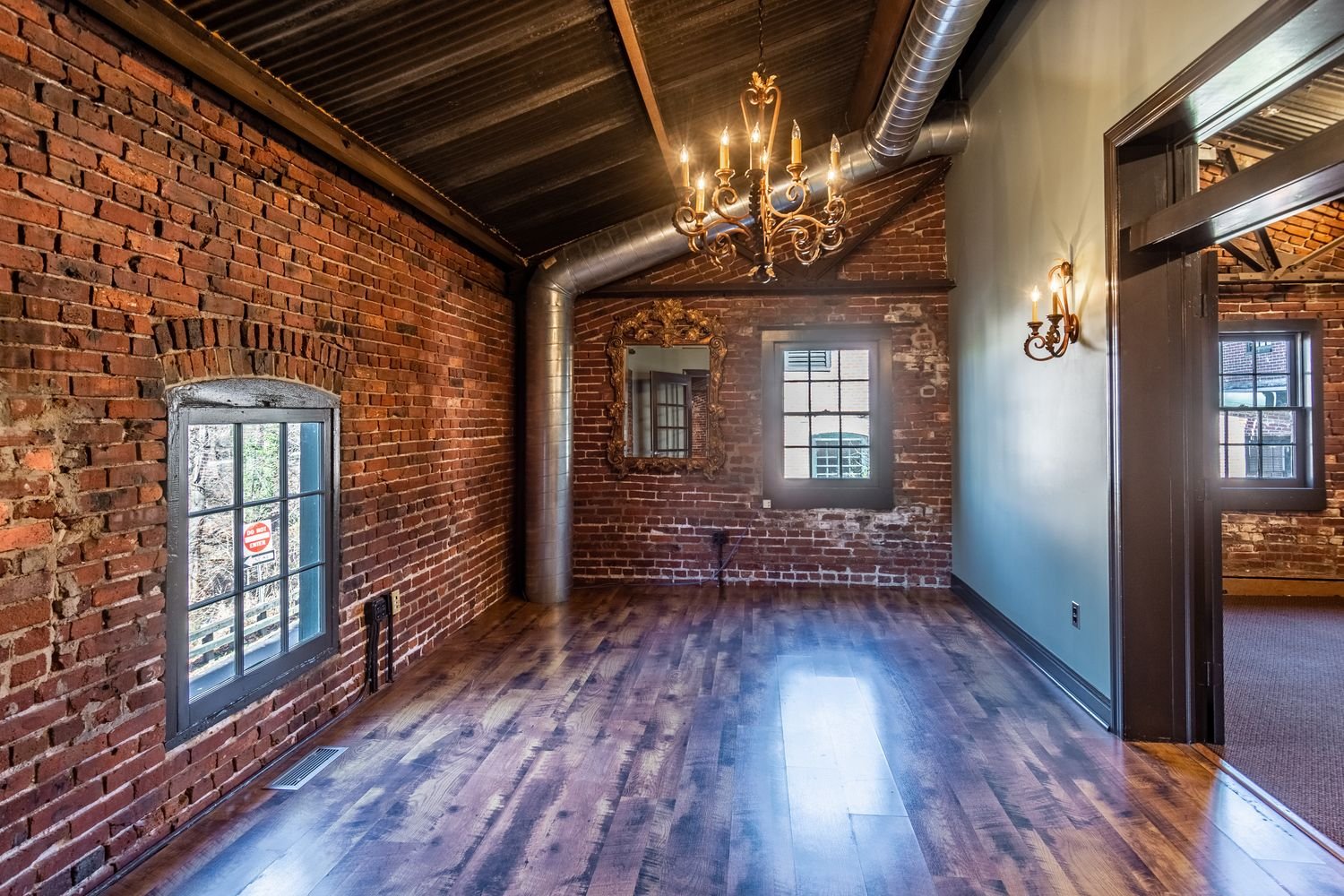 S Main St 199-201  2022 -33.JPG