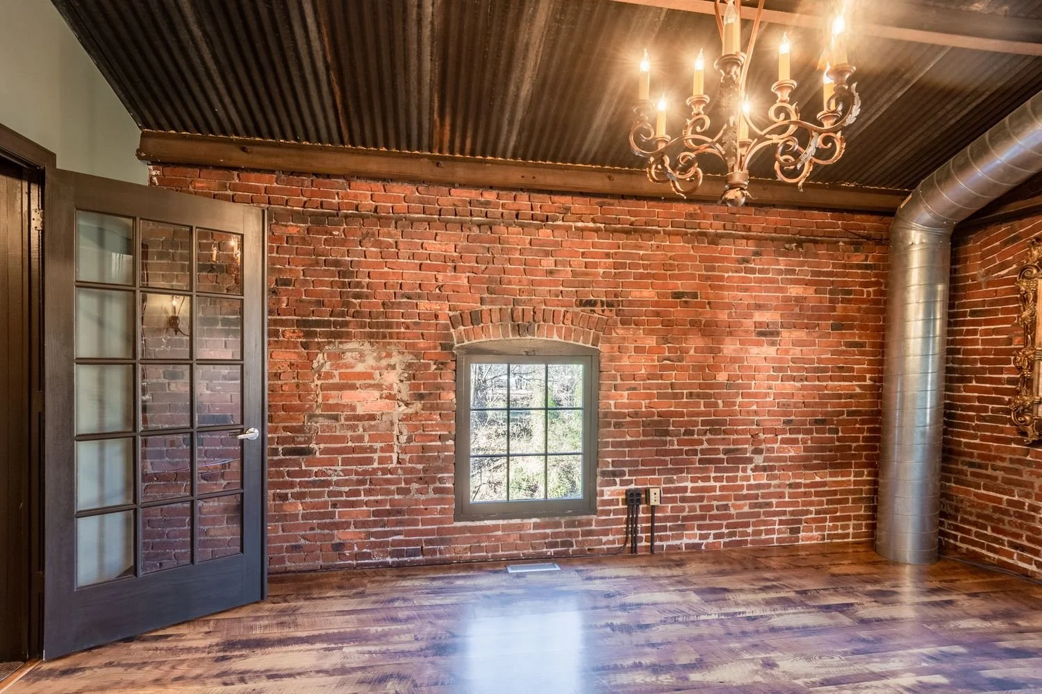 S Main St 199-201  2022 -9.JPG