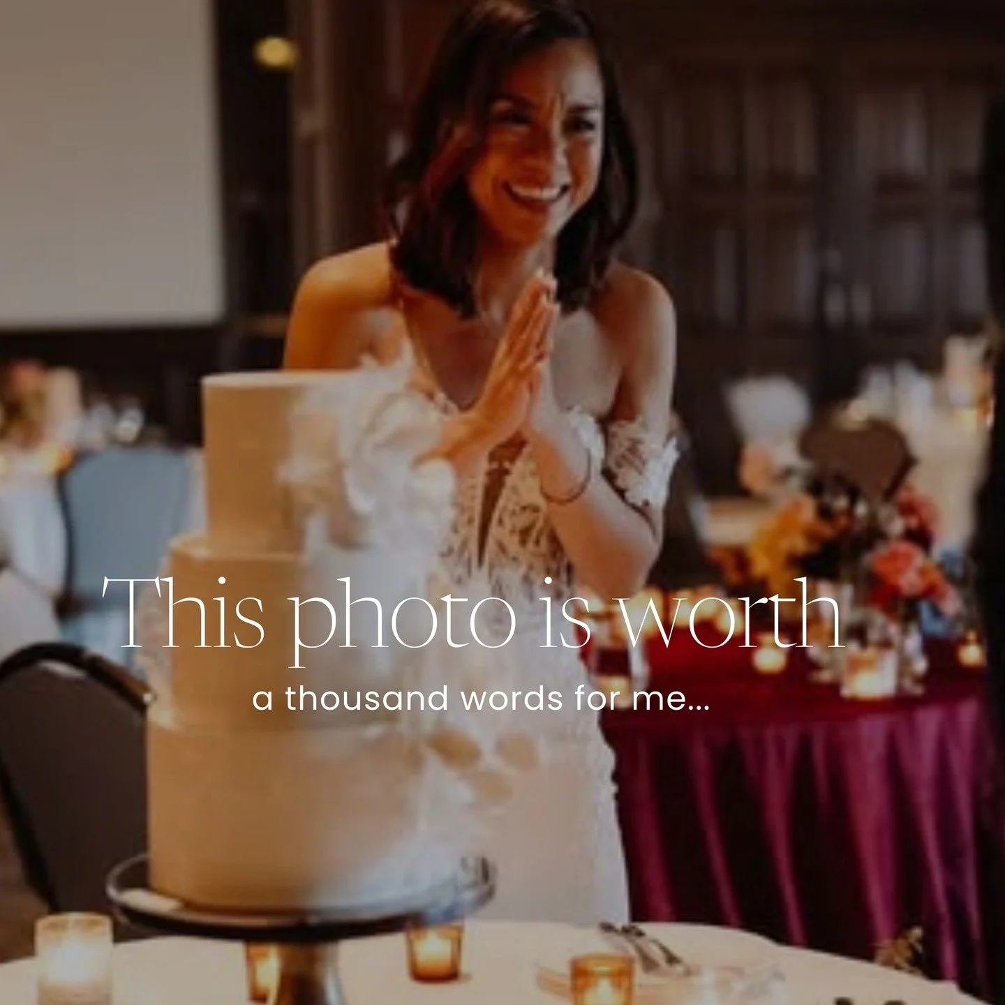 FR/EN
Ce moment magique capté par la talentueuse photographe @anniesimardphoto m'a été envoyé le lendemain du mariage..., encore à chaud... au moment où elle voit le gâteau. 
Je partage cette photo dan