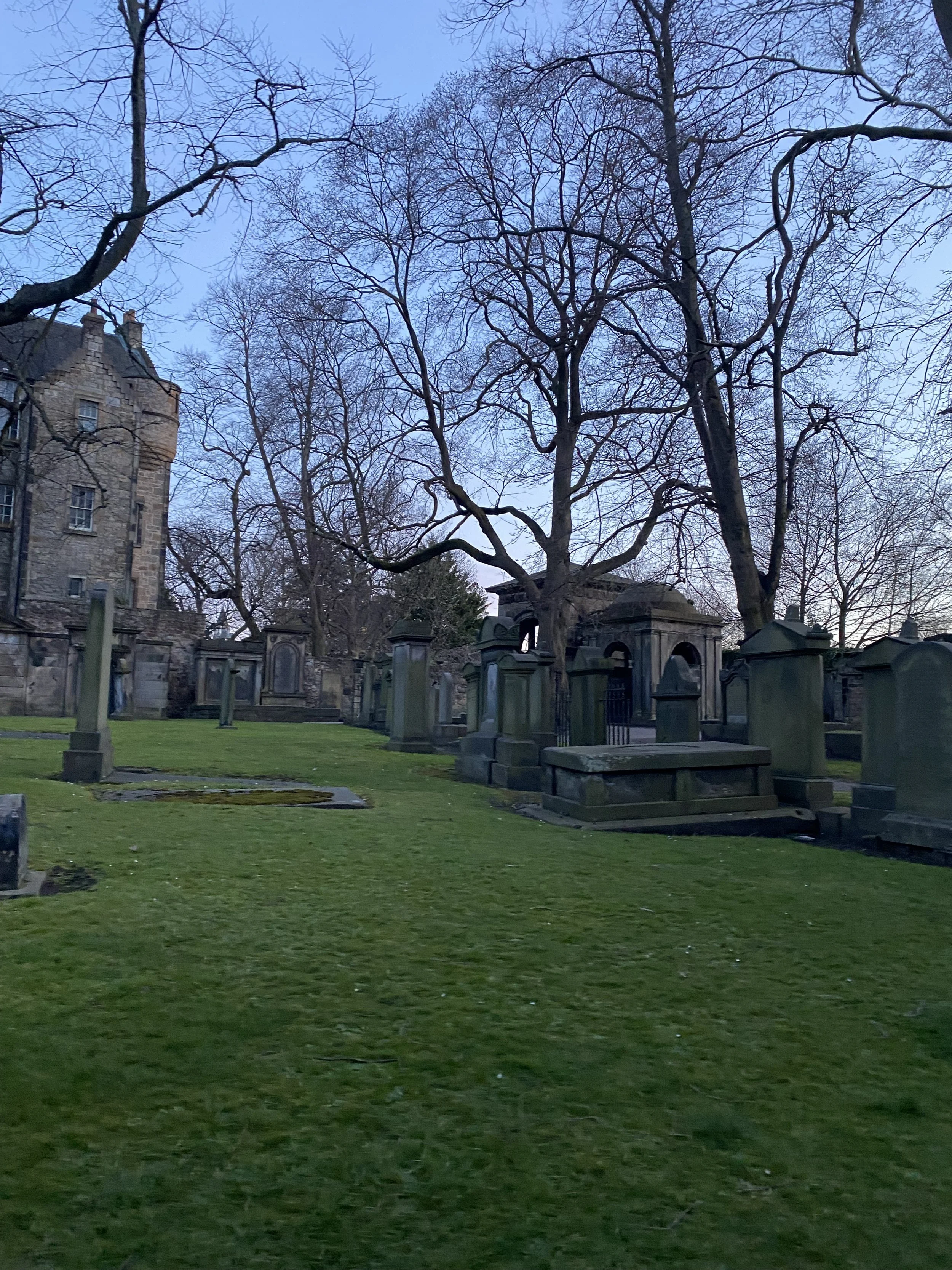 Foto tomada por el psicólogo de Málaga Javier Sánchez Gil en un cementerio de la ciudad de Edimburgo (Escocia)