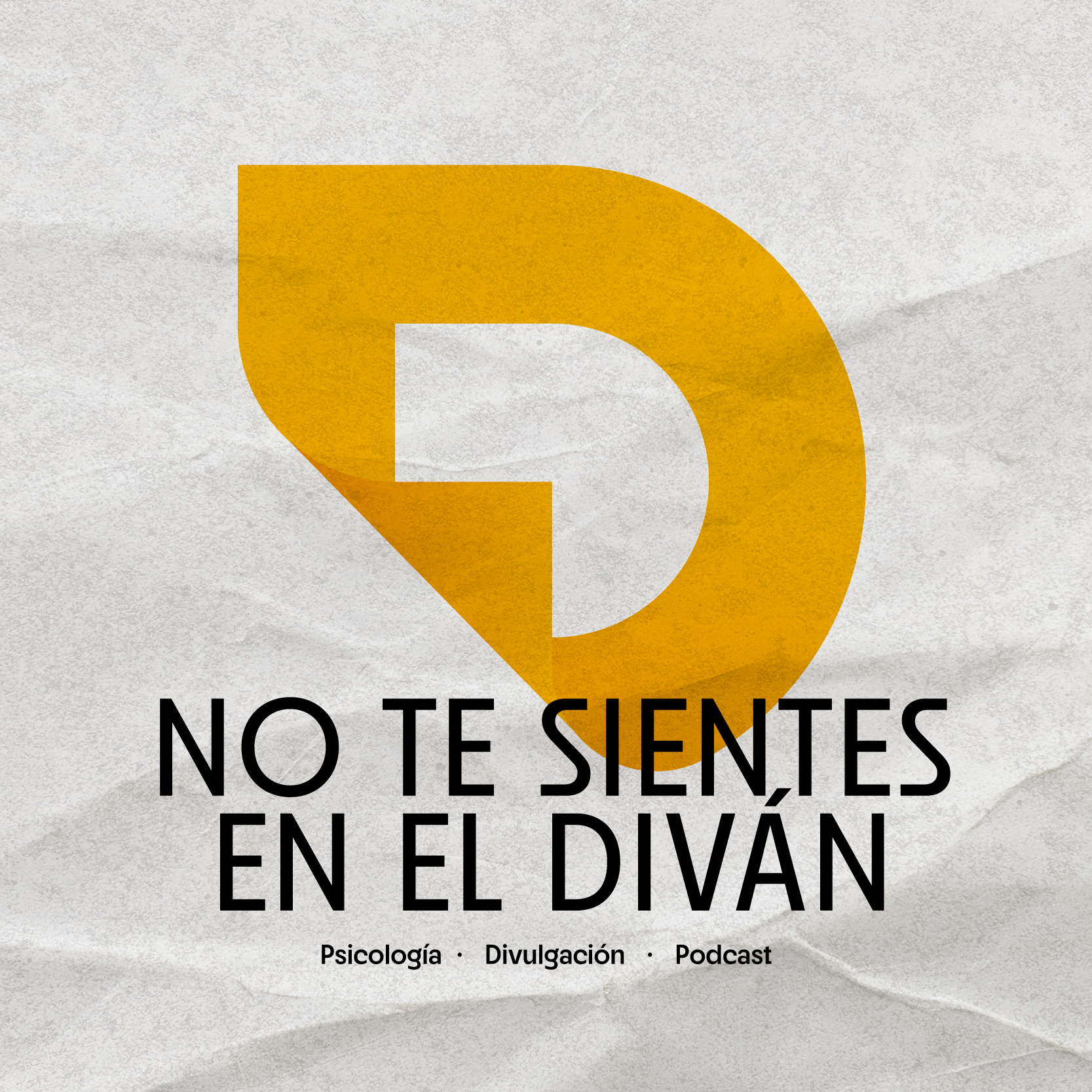 Javier Sánchez Gil durante la grabación del podcast No te Sientes en el diván, dedicado a la divulgación psicológica