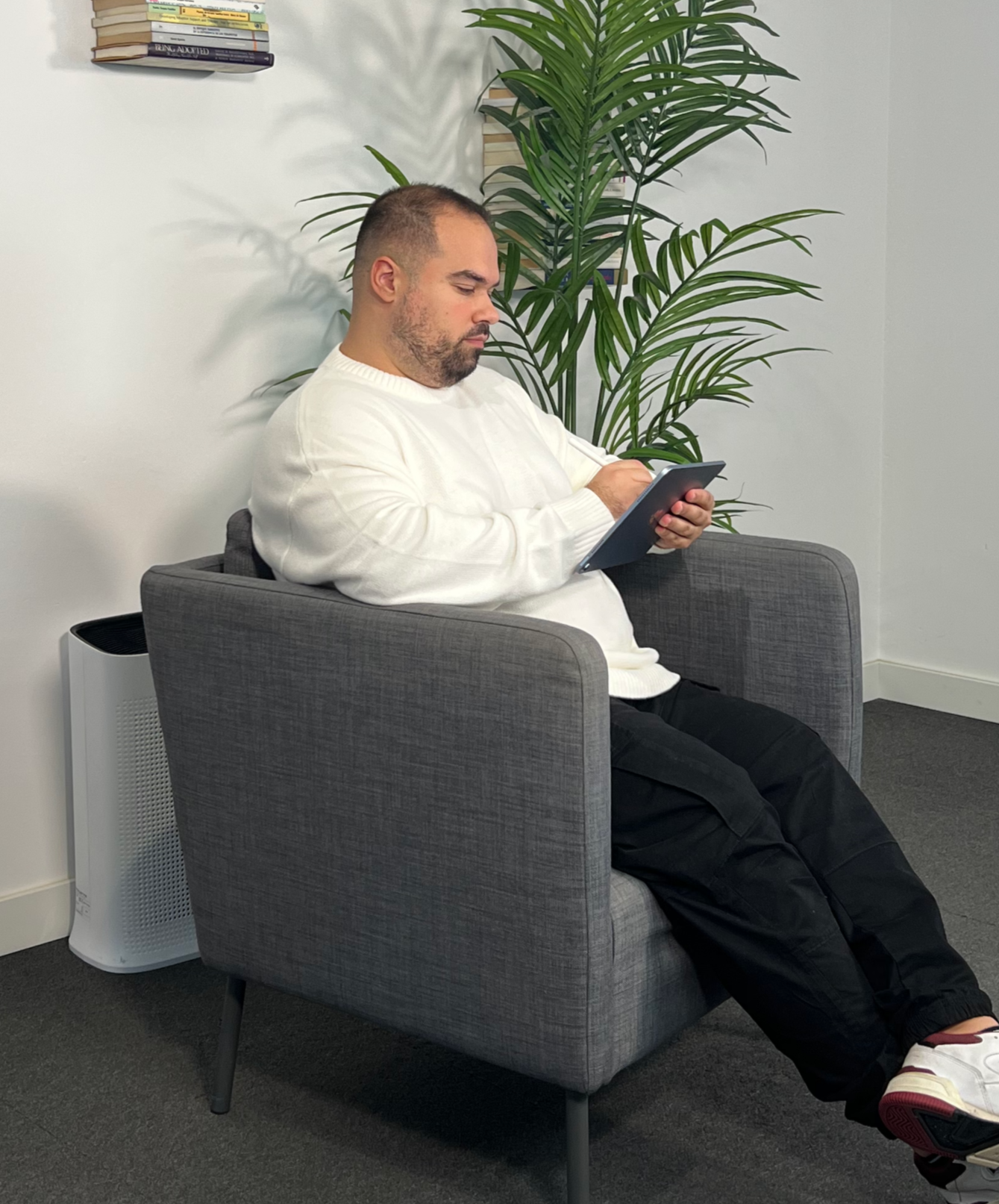 Javier Sánchez Gil, psicólogo en Málaga, trabajando procesos de mentoring y creatividad con enfoque terapéutico