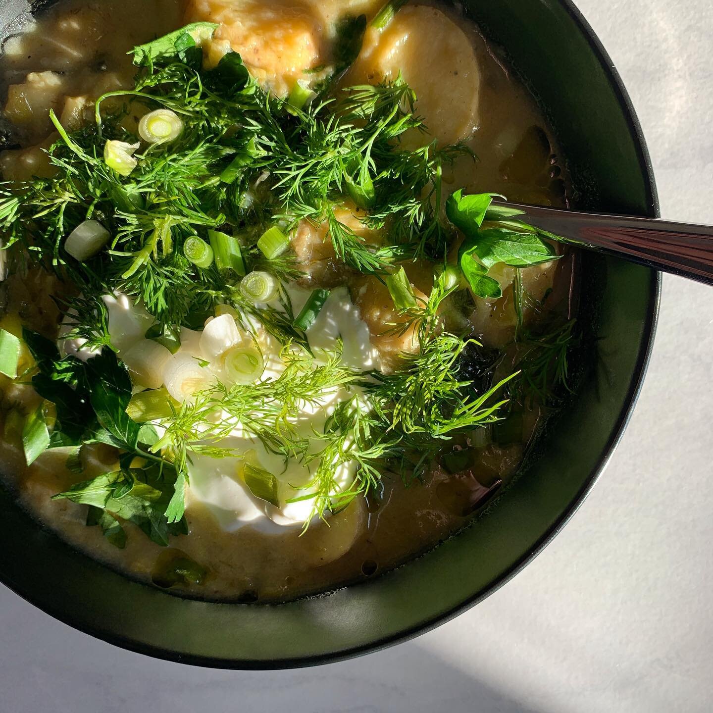 @alisoneroman&rsquo;s creamy potato soup with greens and lots of dill