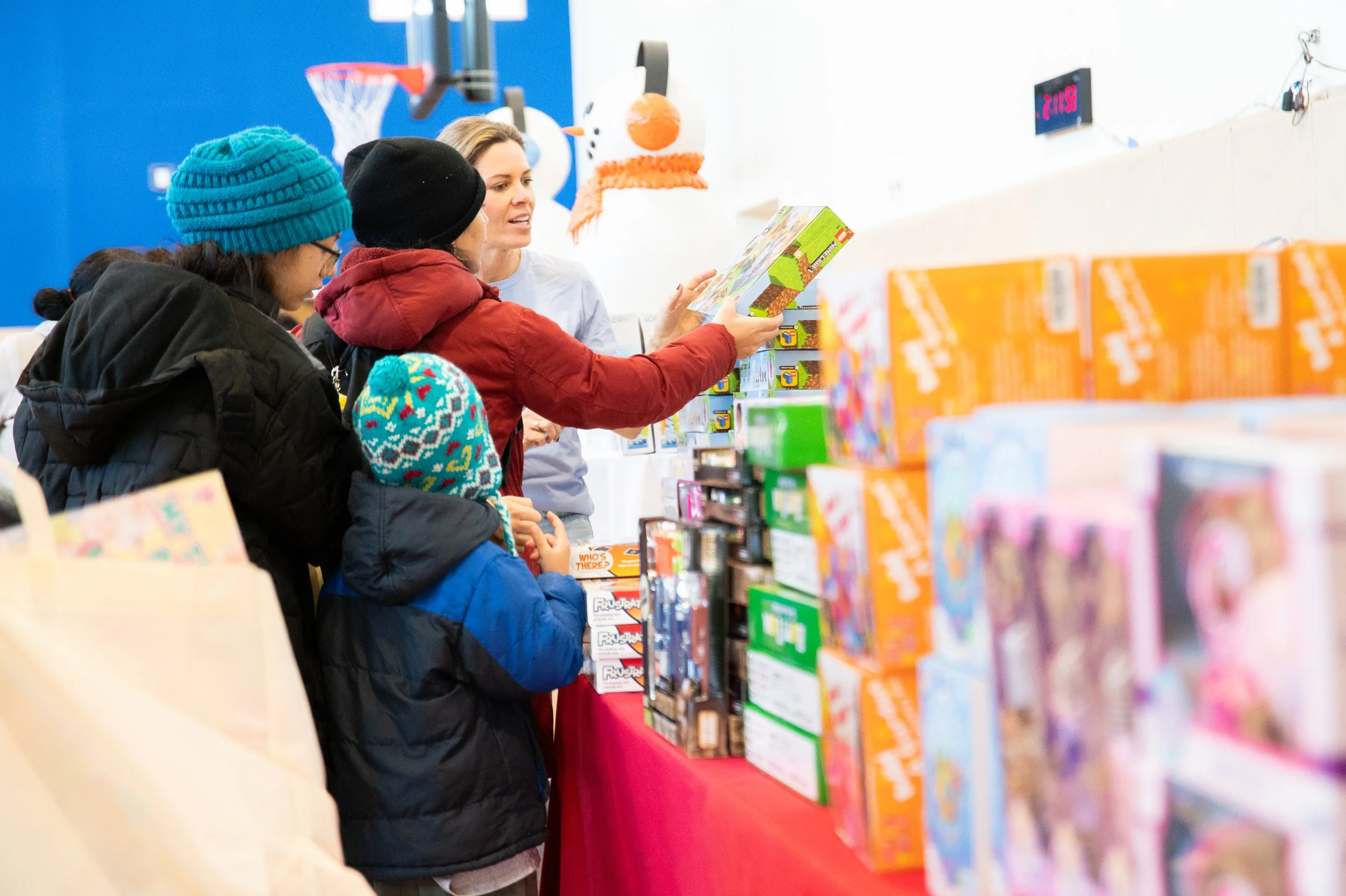NeighborhoodVillages-WinterWonderfest2024-015.jpg