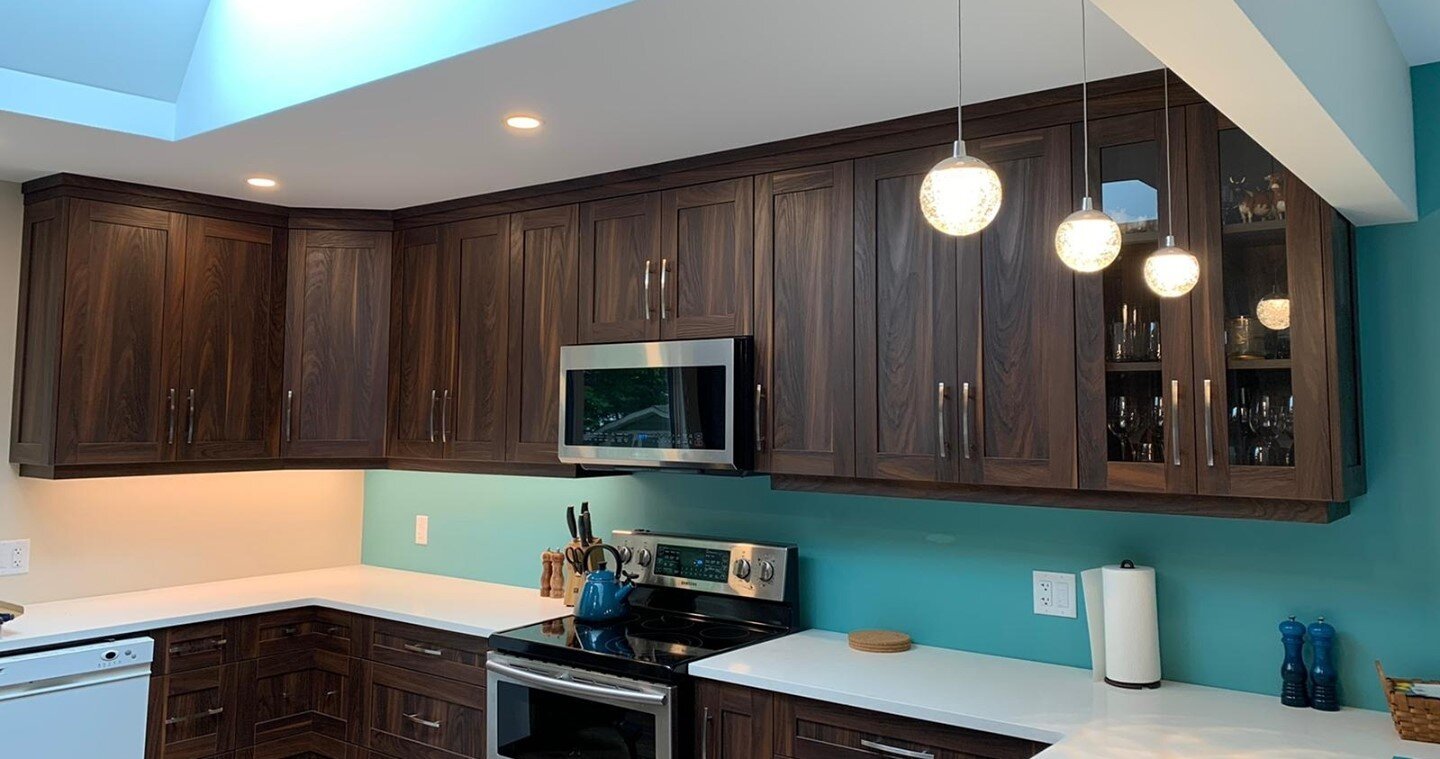 What makes a beautiful kitchen a stunning kitchen? Lighting of course! Pot lights, pendants and undercabinet lighting bring this kitchen together like nothing else can. Love that robin's egg blue too!⁠
#lighting #skylight #kitchen #renovation