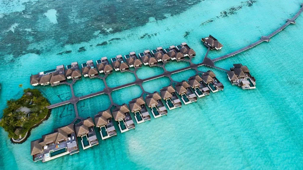 003502-01-Aerial View-Four-Seasons-Resort-Maldives.jpg