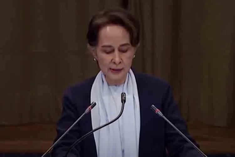 Bà Aung San Suu Kyi bị gán tội danh mới, biểu tình vẫn tiếp diễn