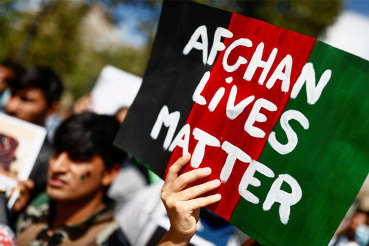 Nhân viên sứ quán Mỹ muốn chết dưới tay Taliban để giữ phẩm giá
