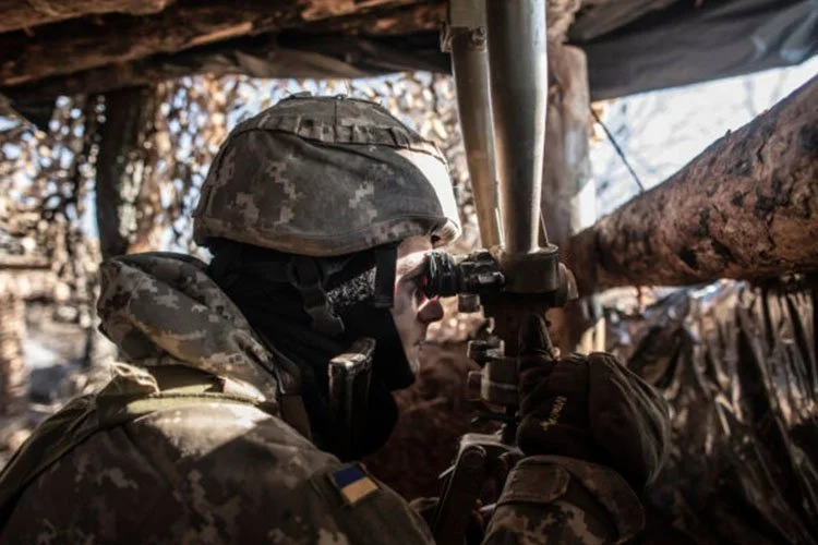 Nga không rút quân mà còn tăng thêm 7,000 binh sĩ gần Ukraine 