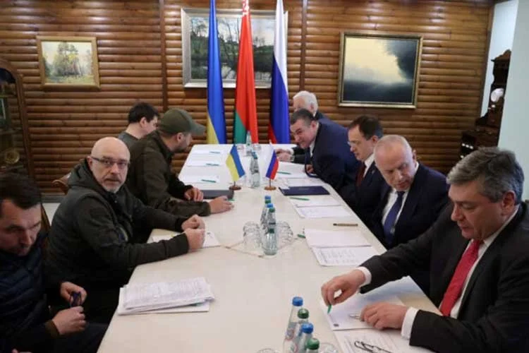 Ukraine, Nga đồng ý mở ‘hành lang nhân đạo’ cho dân thường 