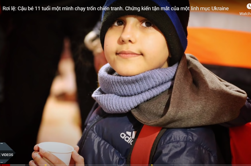 Cậu bé 11 tuổi này đã một mình chạy trốn khỏi cuộc chiến Ukraine