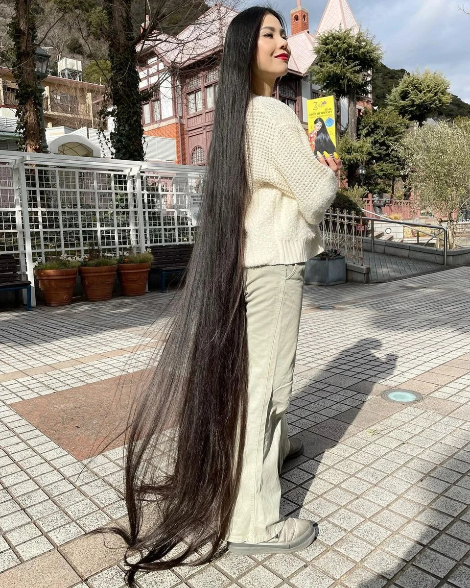 Vũ Công Nhật Bản 17 Năm Không Cắt Tóc