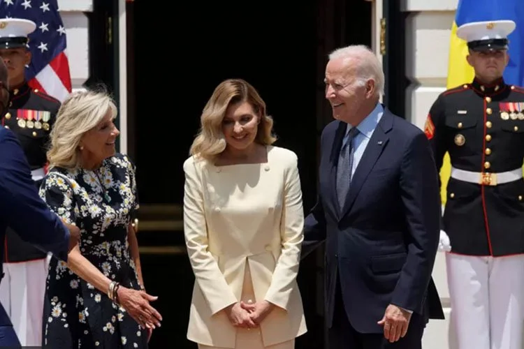 Olena Zelenska: Viết kịch bản hài, rồi trở thành Đệ nhất phu nhân Ukraine