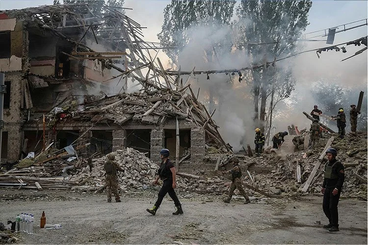 Chiến sự ngày 148: Tình báo Anh nói Ukraine sắp có cơ hội phản công