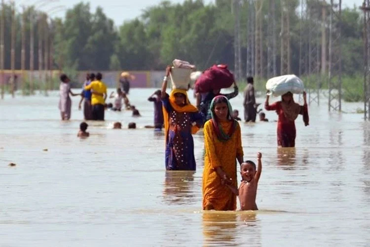 Pakistan hứng chịu trận đại hồng thủy chết chóc chưa từng thấy