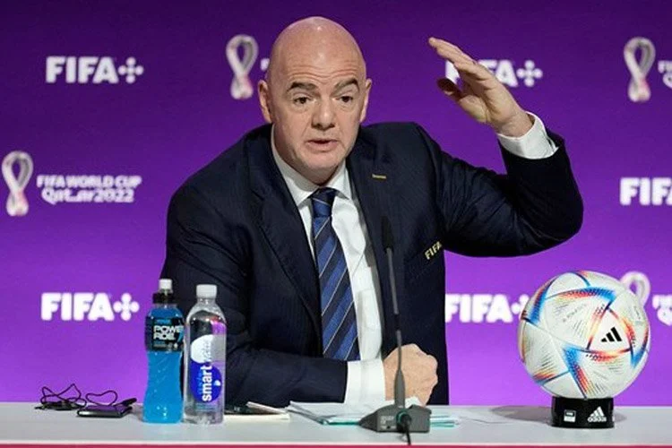 Chủ tịch FIFA chỉ trích truyền thông phương Tây