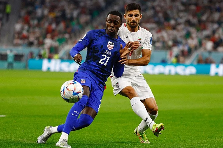 Đội Tuyển Mỹ vào vòng 1/8 World Cup 2022 giúp tuyển nữ Mỹ cùng nhận thưởng 