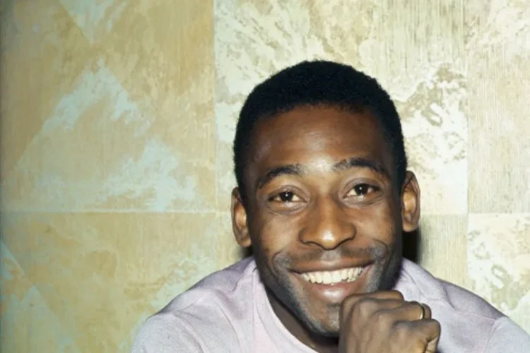 Pelé, ngôi sao bóng tròn siêu việt và ‘báu vật quốc gia’ của Brazil, qua đời hưởng thọ 82 tuổi