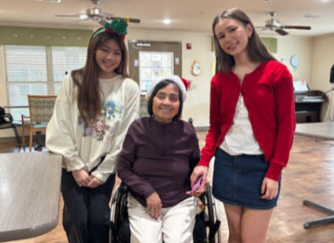 THẦY CÔ GIÁO VÀ HỌC SINH VIỆT NGỮ VĂN LANG DALLAS THĂM VIẾNG VÀ ỦY LẠO CÁC TRUNG TÂM DƯỠNG LÃO GIÁNG SINH