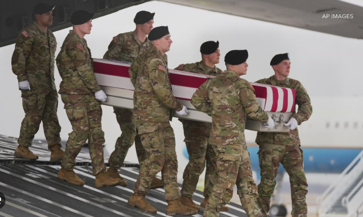 Ông Trump dự lễ đón thi hài 6 lính Mỹ tử trận trong đòn đáp trả của Iran