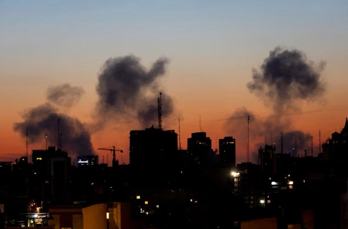 80 tiêm kích Israel không kích rung chuyển Iran