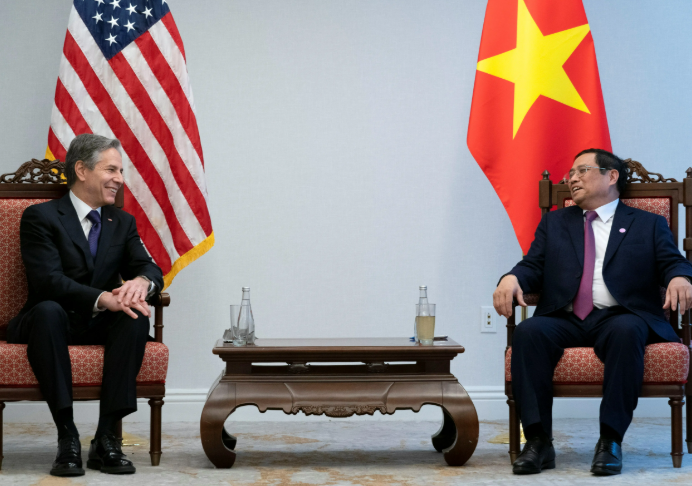 Việt Nam Có Phải Là "Trạm Kế Tiếp" Sau Sự Sụp Đổ Của Iran?