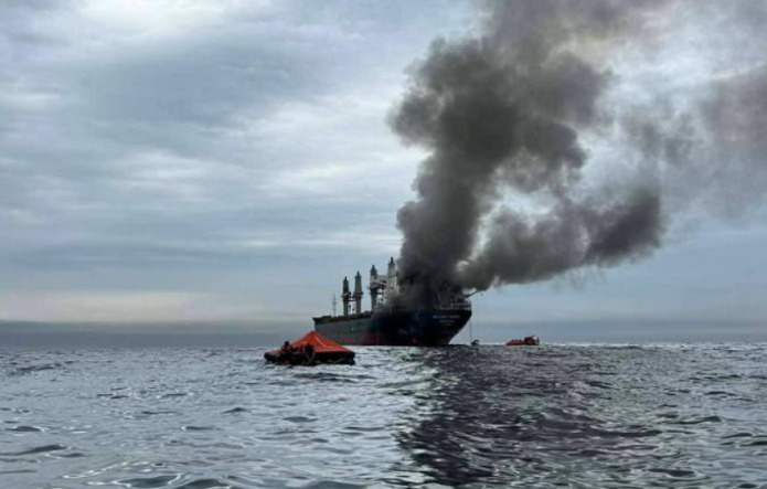 EO BIỂN HORMUZ VẪN LÀ TÂM ĐIỂM HOÀ HAY CHIẾN