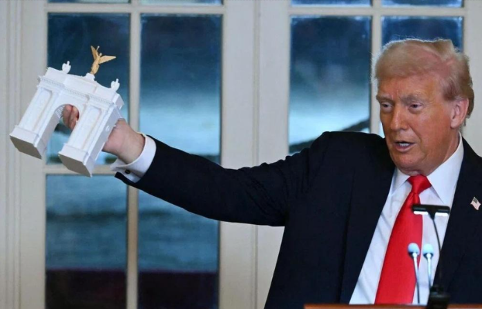 Tòa Bạch Ốc công bố thiết kế "khải hoàn môn" mạ vàng ở Washington