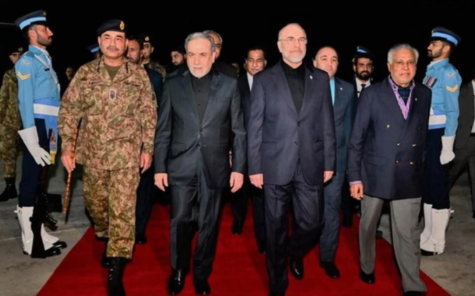 Chi tiết khác biệt khi Tổng tư lệnh Pakistan đón phái đoàn Mỹ và Iran