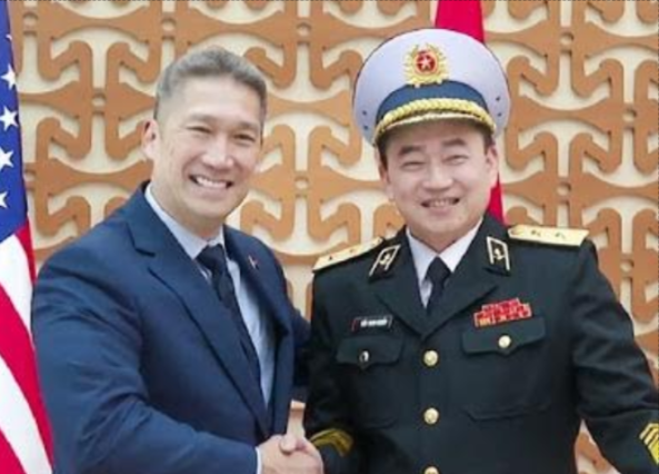 Hệ thống dư luận viên im lặng tuyệt đối trước chuyến thăm của ông Hùng Cao