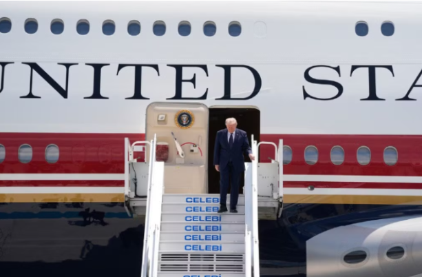 Bộ Tư pháp Mỹ triệu tập bốn nhà báo đưa tin về chuyên cơ mới của Tổng thống Trump