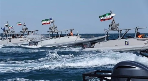 Mỹ tấn công tàu hàng là hép thử mới với Iran tại eo biển Hormuz